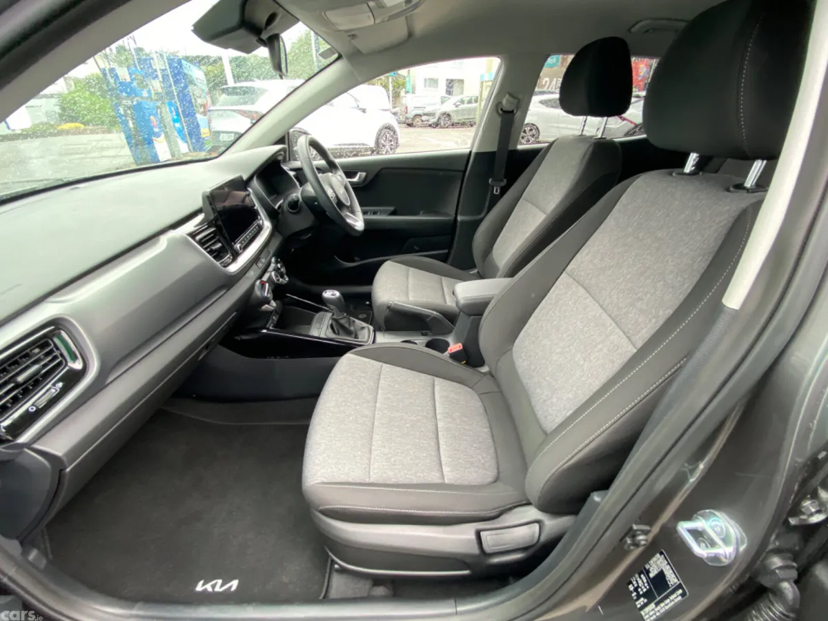Kia Stonic Estate/Jeep, Petrol, 2025, Grey