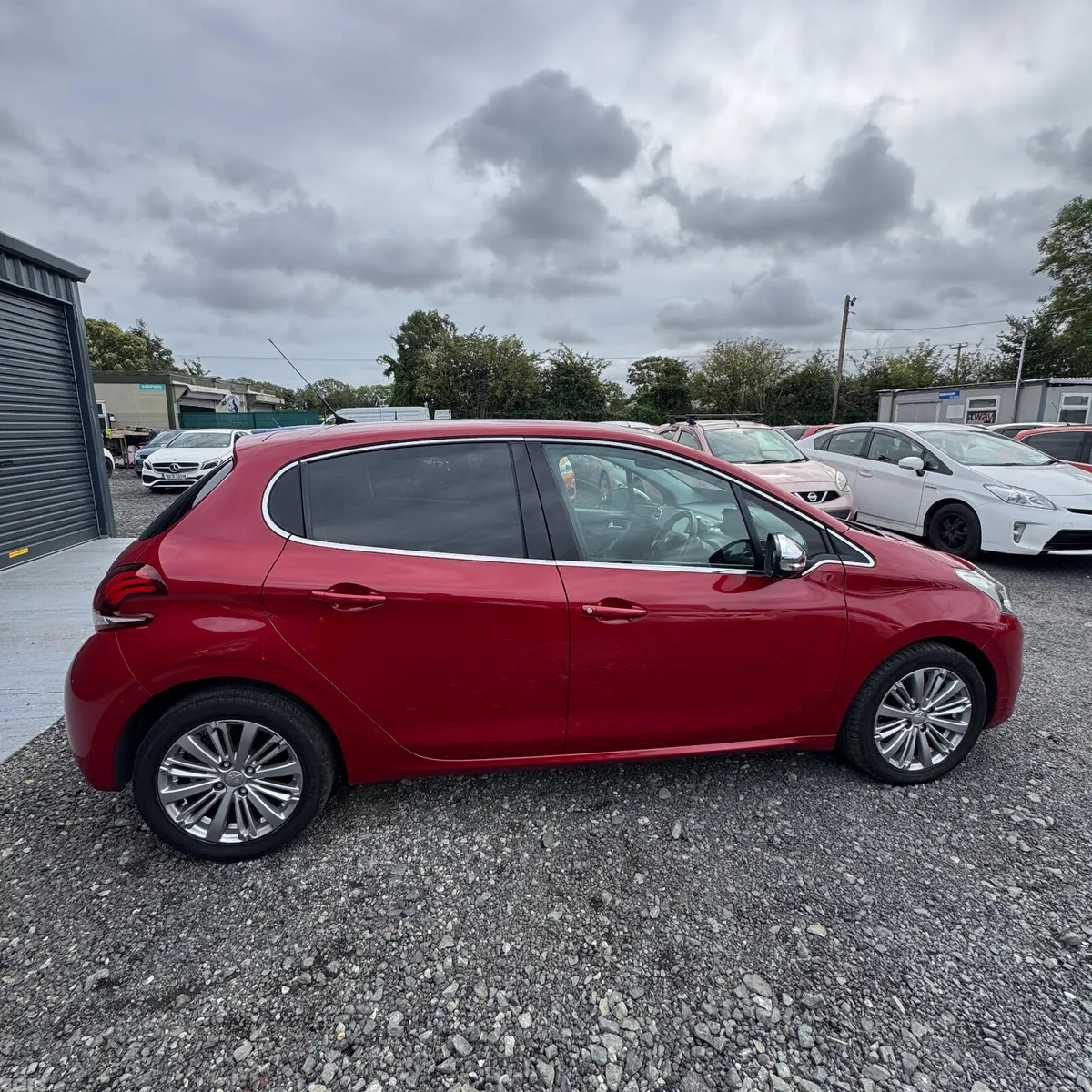 Peugeot 208 Hatchback, Petrol, 2018, Red