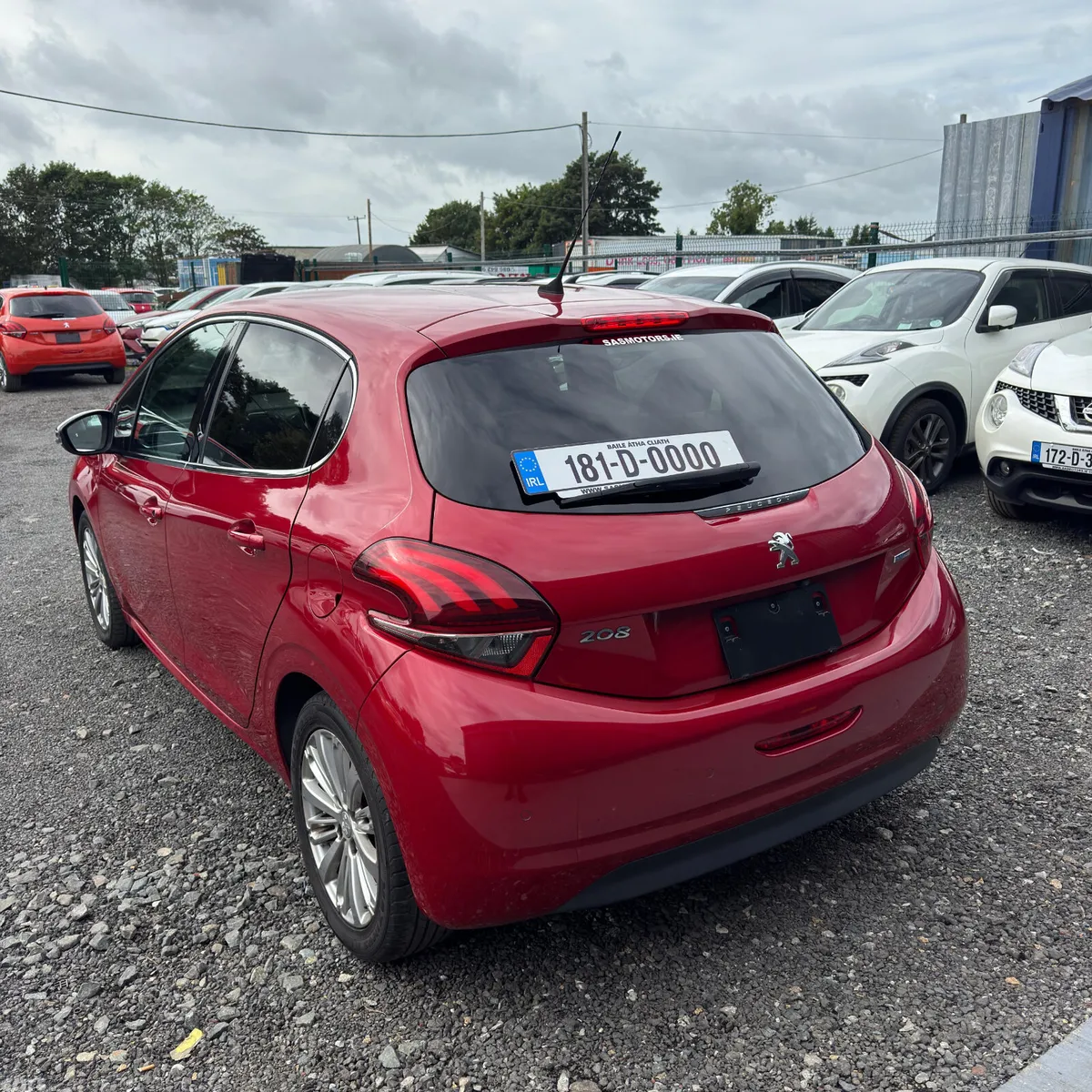 Peugeot 208 Hatchback, Petrol, 2018, Red