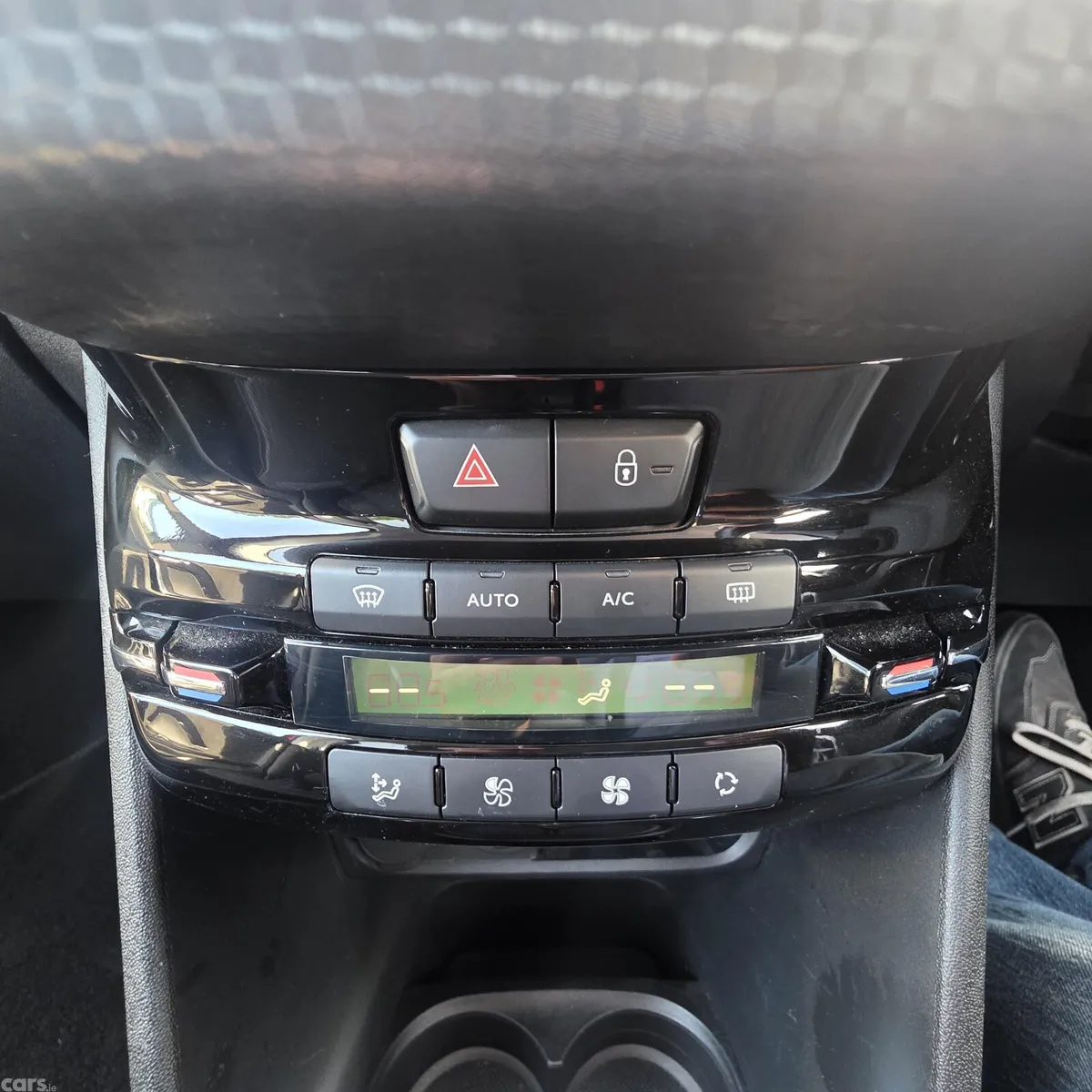 Peugeot 208 Hatchback, Petrol, 2018, Red