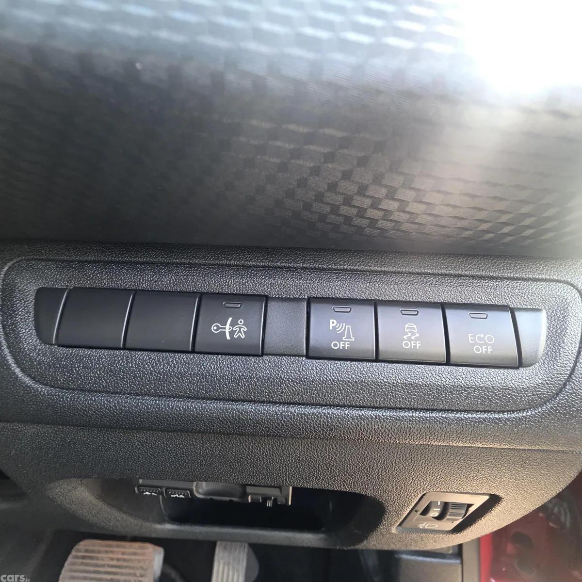 Peugeot 208 Hatchback, Petrol, 2018, Red