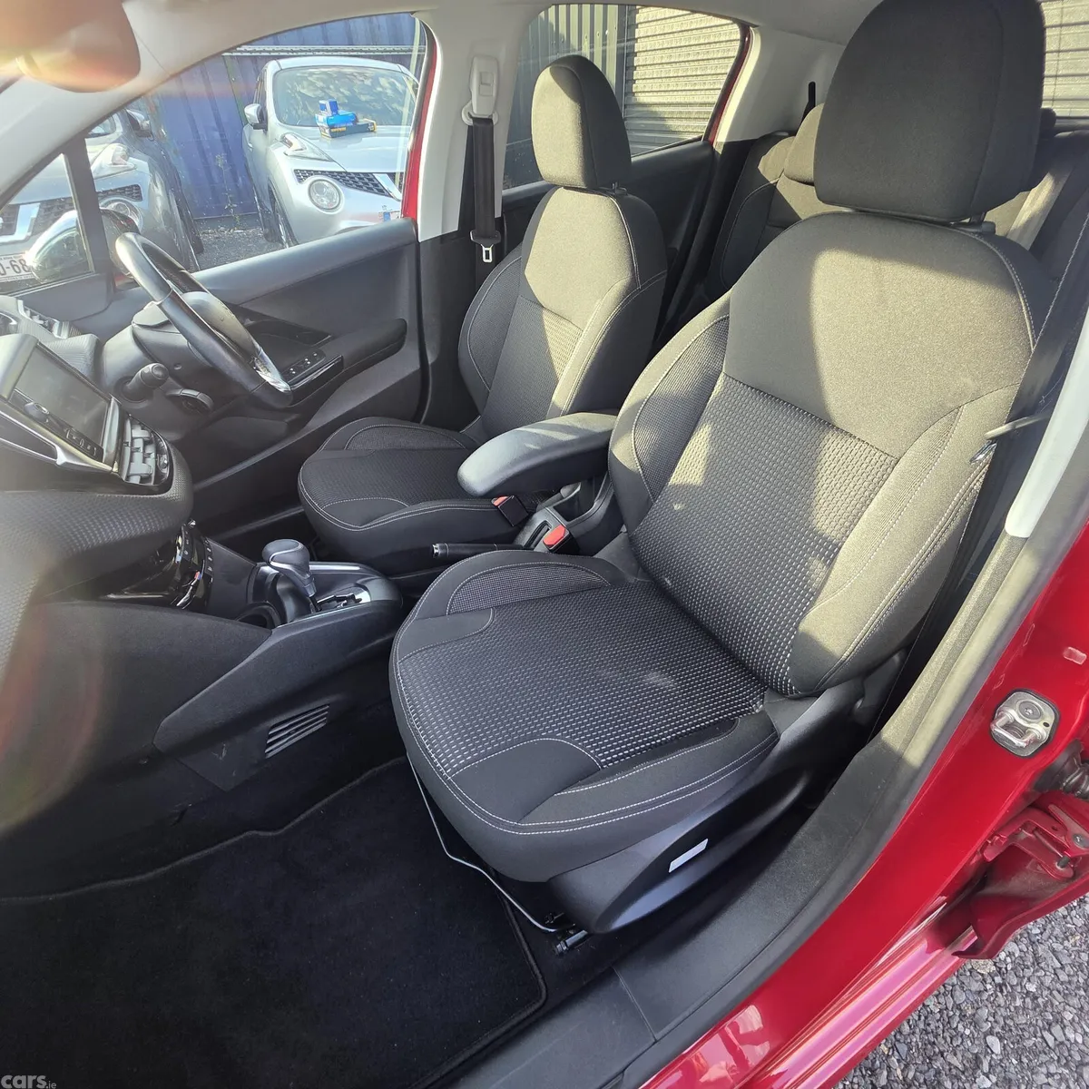 Peugeot 208 Hatchback, Petrol, 2018, Red