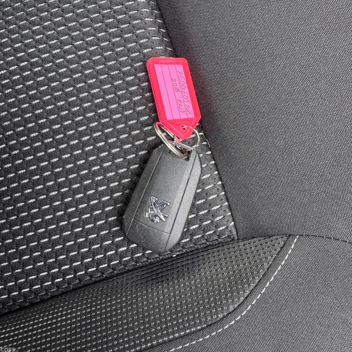 Peugeot 208 Hatchback, Petrol, 2018, Red