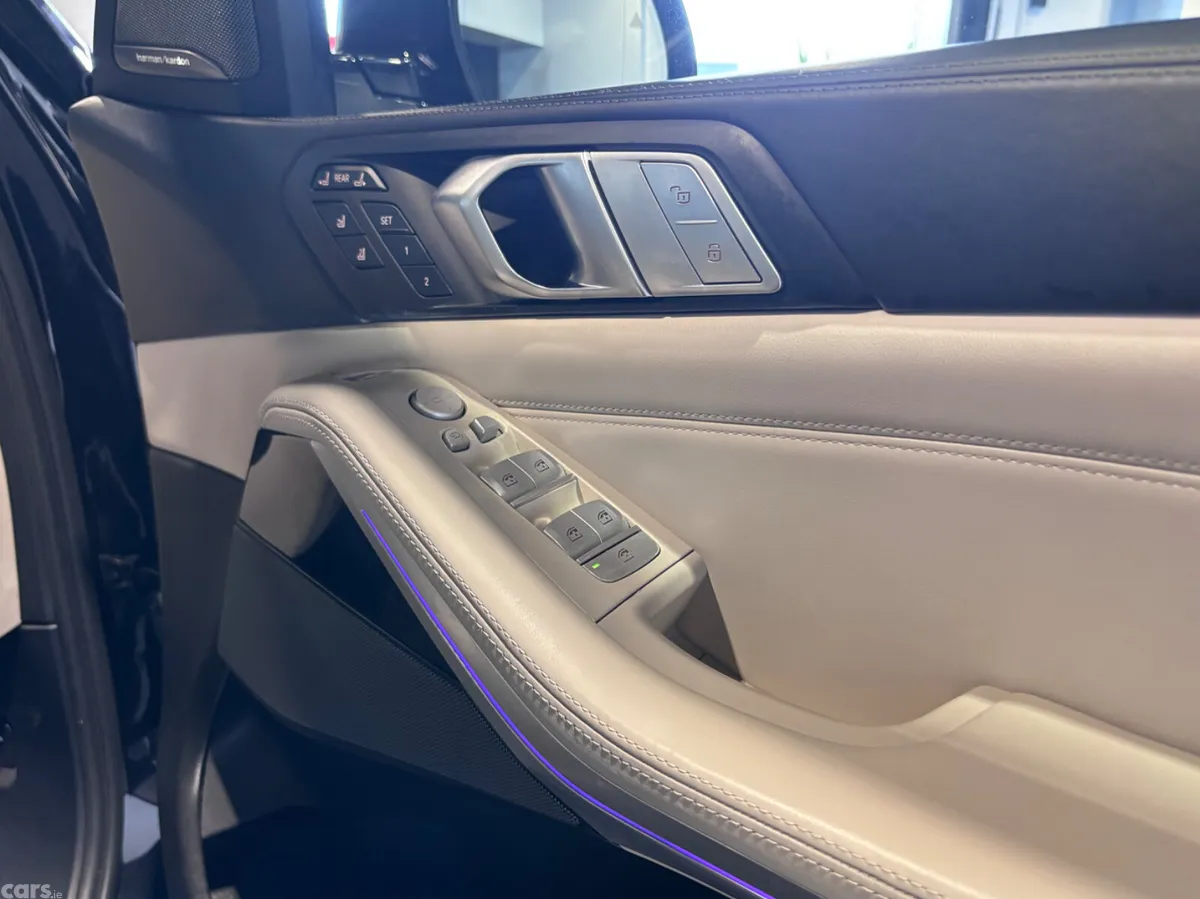 BMW X7 Estate/Jeep, Diesel, 2019, Black