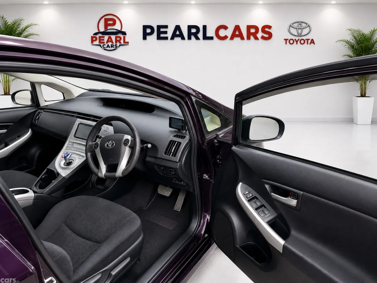Toyota Prius Hatchback, Petrol Hybrid, 2014, Purple