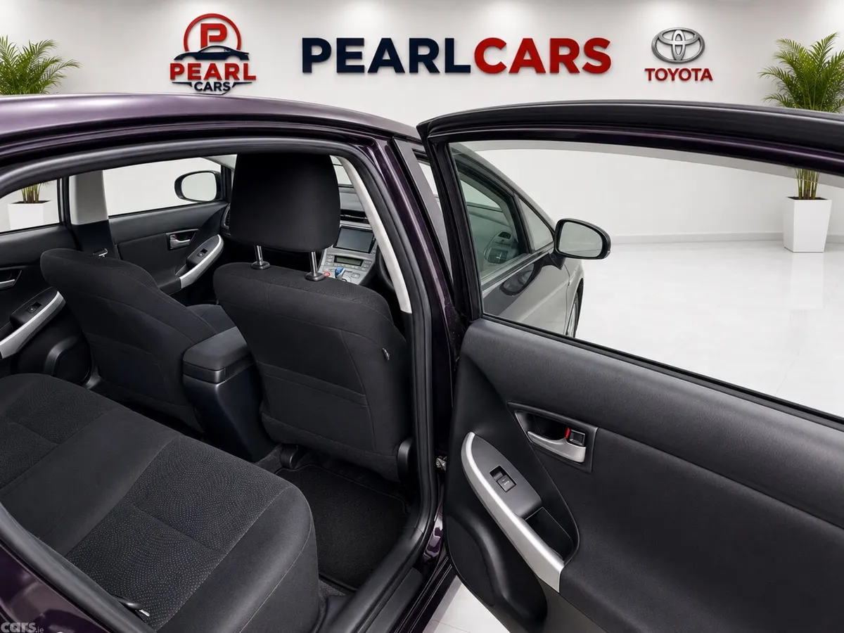 Toyota Prius Hatchback, Petrol Hybrid, 2014, Purple