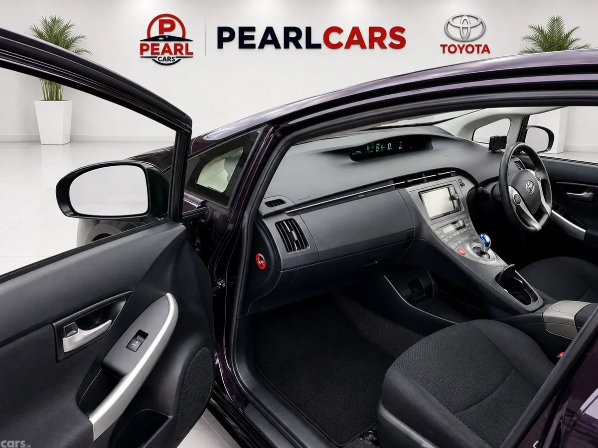 Toyota Prius Hatchback, Petrol Hybrid, 2014, Purple