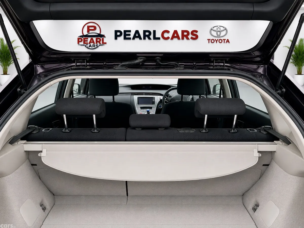 Toyota Prius Hatchback, Petrol Hybrid, 2014, Purple
