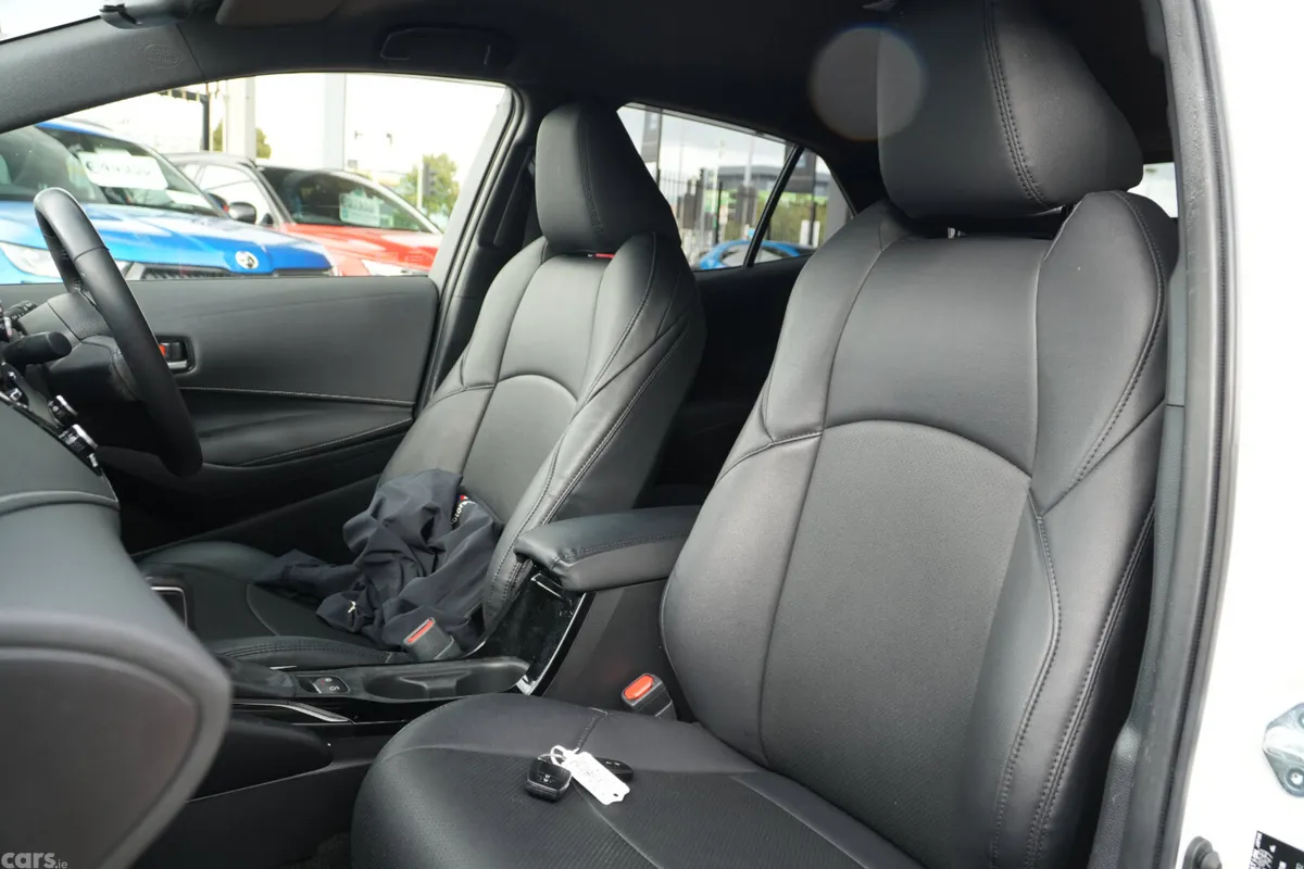 Toyota Corolla Hatchback, Petrol Hybrid, 2019, White