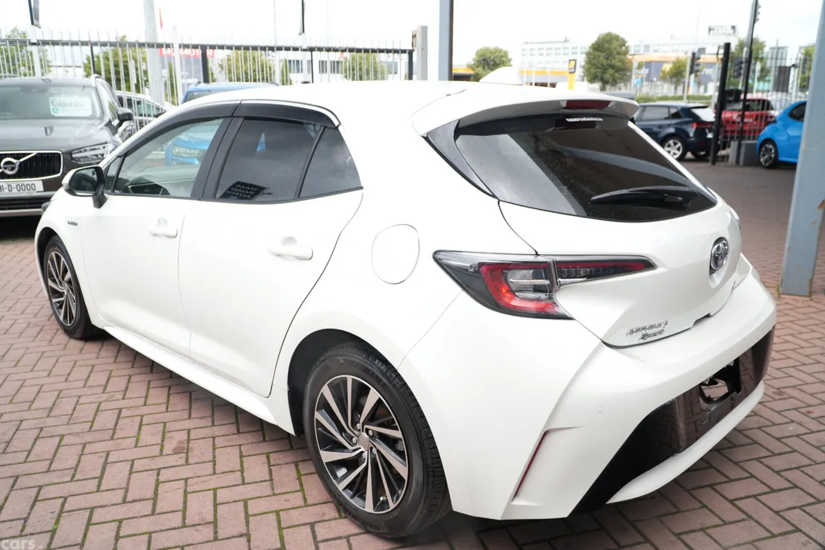 Toyota Corolla Hatchback, Petrol Hybrid, 2019, White