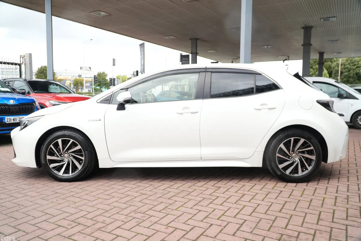 Toyota Corolla Hatchback, Petrol Hybrid, 2019, White