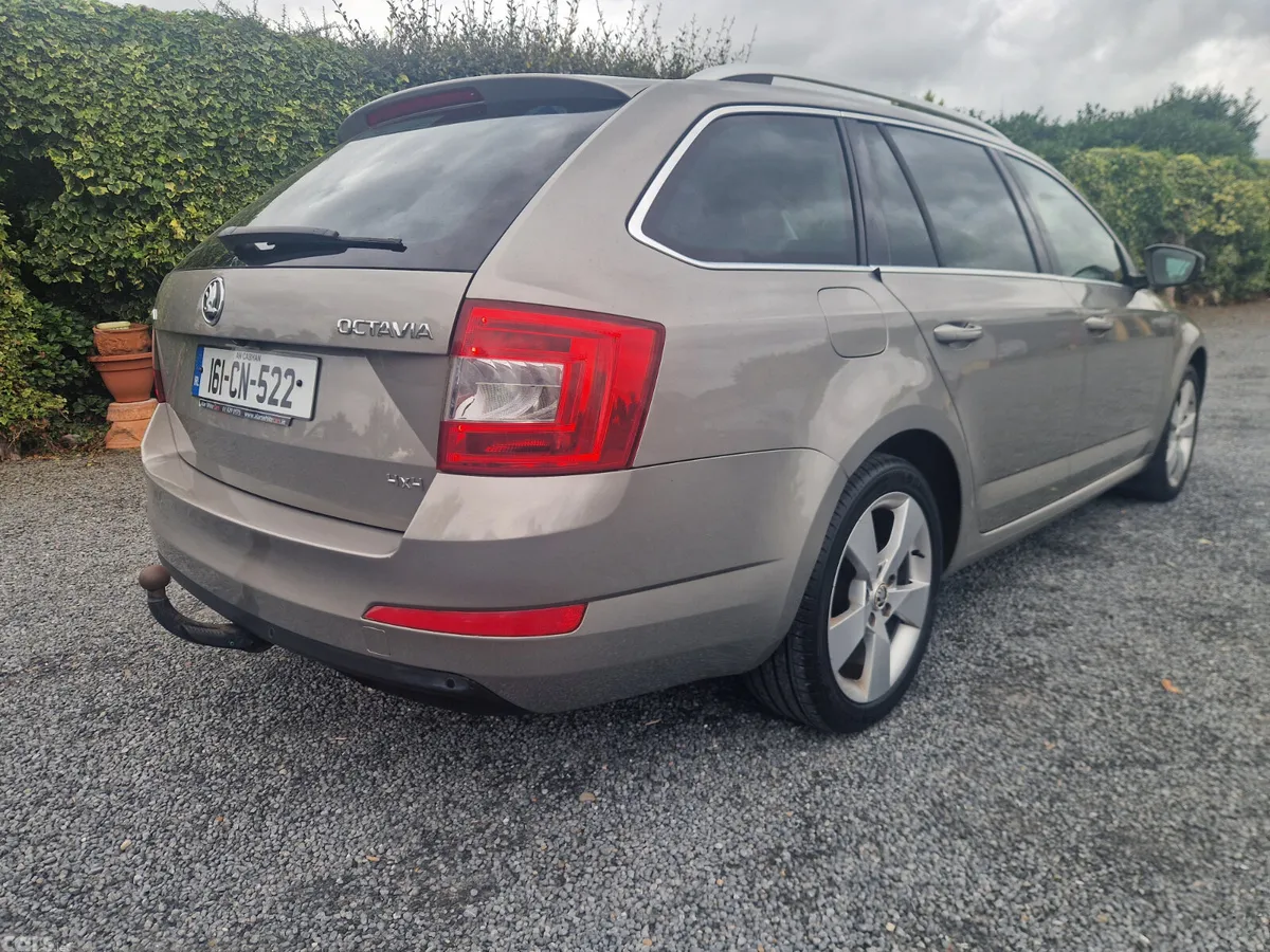 Skoda Octavia Estate, Diesel, 2016, Beige
