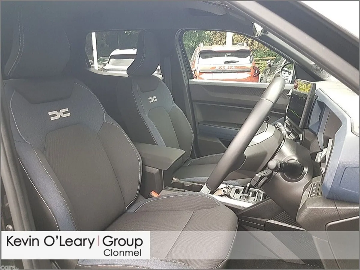 Dacia Duster SUV, Petrol Hybrid, 2025, Black
