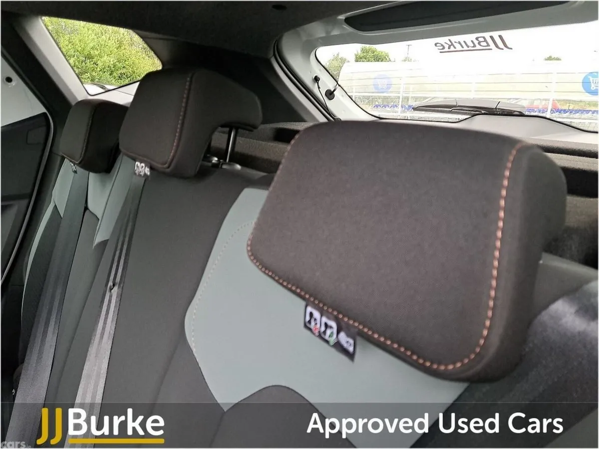 Dacia Duster SUV, Petrol Hybrid, 2026, White