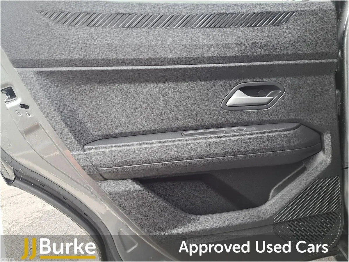 Dacia Duster SUV, Petrol Hybrid, 2026, Grey