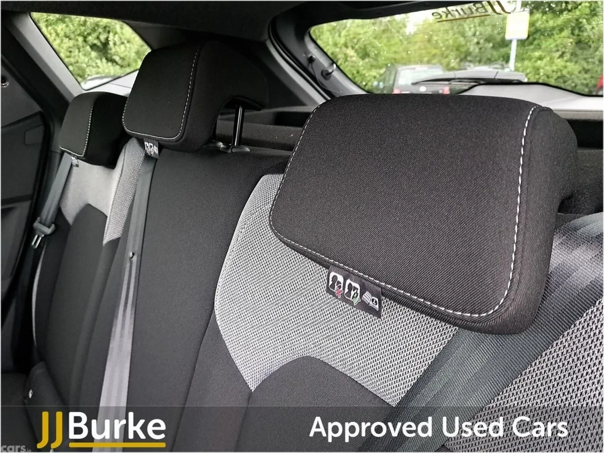 Dacia Duster SUV, Petrol Hybrid, 2026, Grey