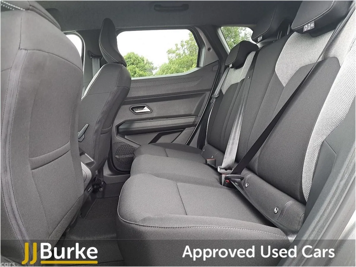 Dacia Duster SUV, Petrol Hybrid, 2026, Grey