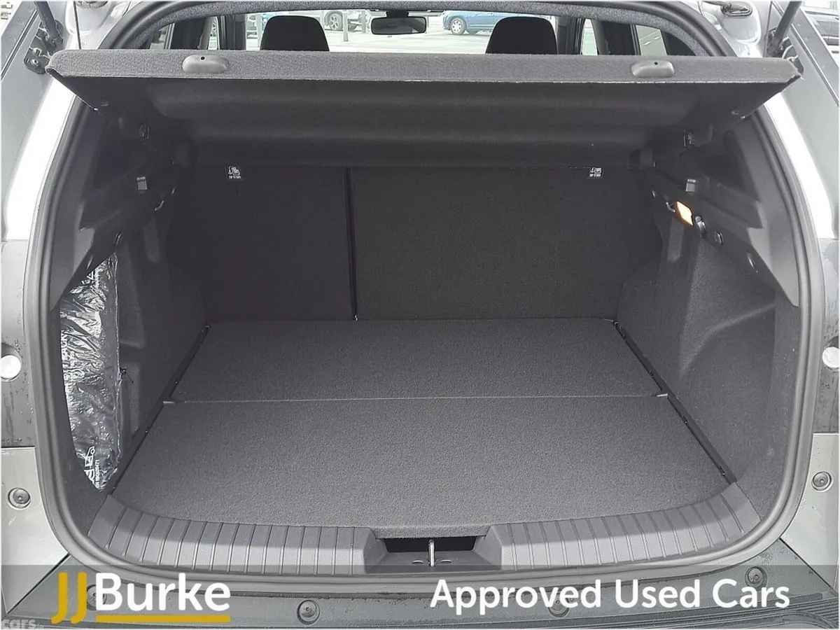 Dacia Duster SUV, Petrol Hybrid, 2026, Grey