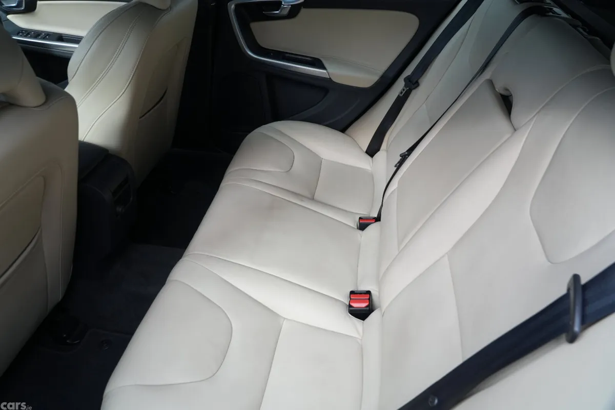 Volvo V60 Estate, Diesel, 2017, Blue