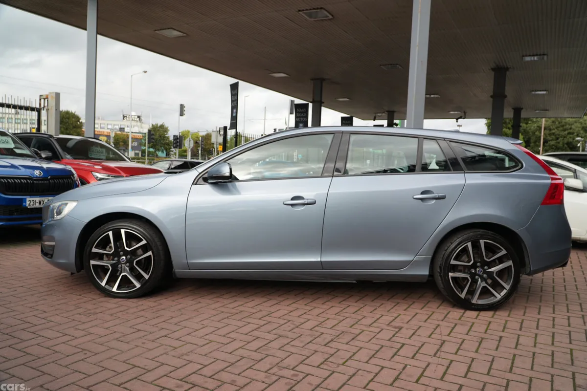 Volvo V60 Estate, Diesel, 2017, Blue