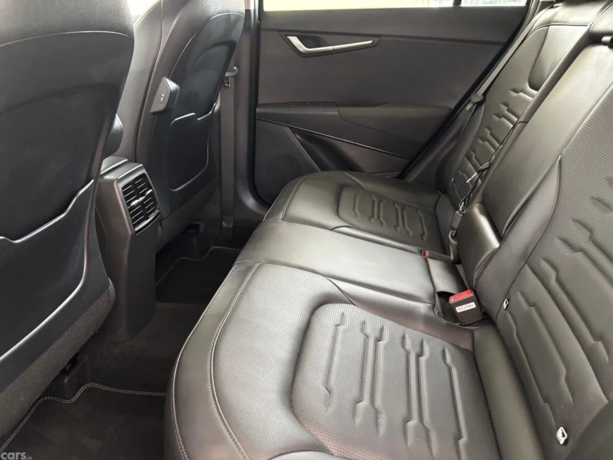 Kia Niro SUV, Petrol Plug-in Hybrid, 2026, Black