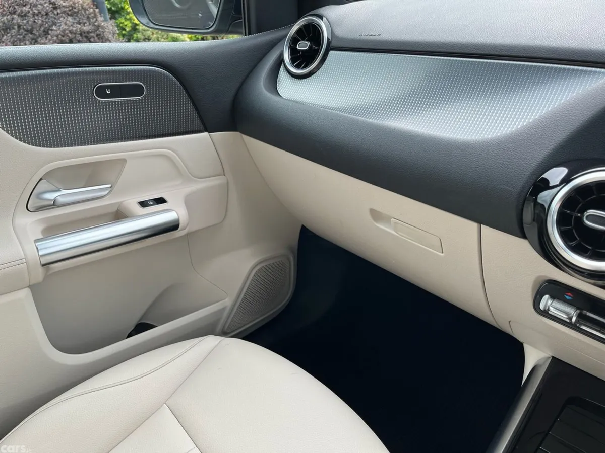 Mercedes-Benz B-Class MPV, Petrol, 2022, Blue