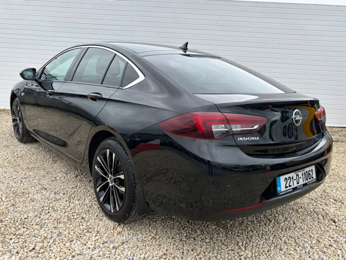 Opel Insignia Hatchback, Diesel, 2022, Black