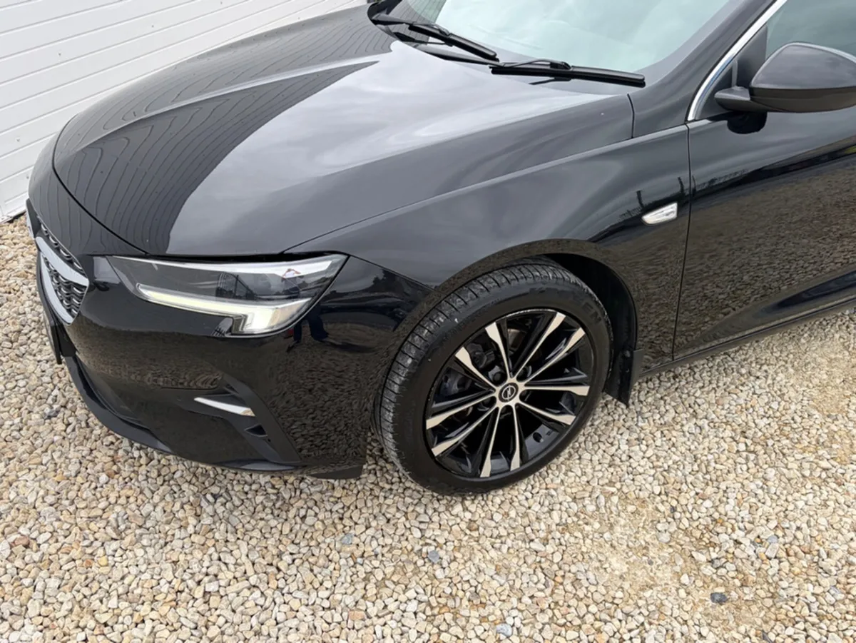 Opel Insignia Hatchback, Diesel, 2022, Black