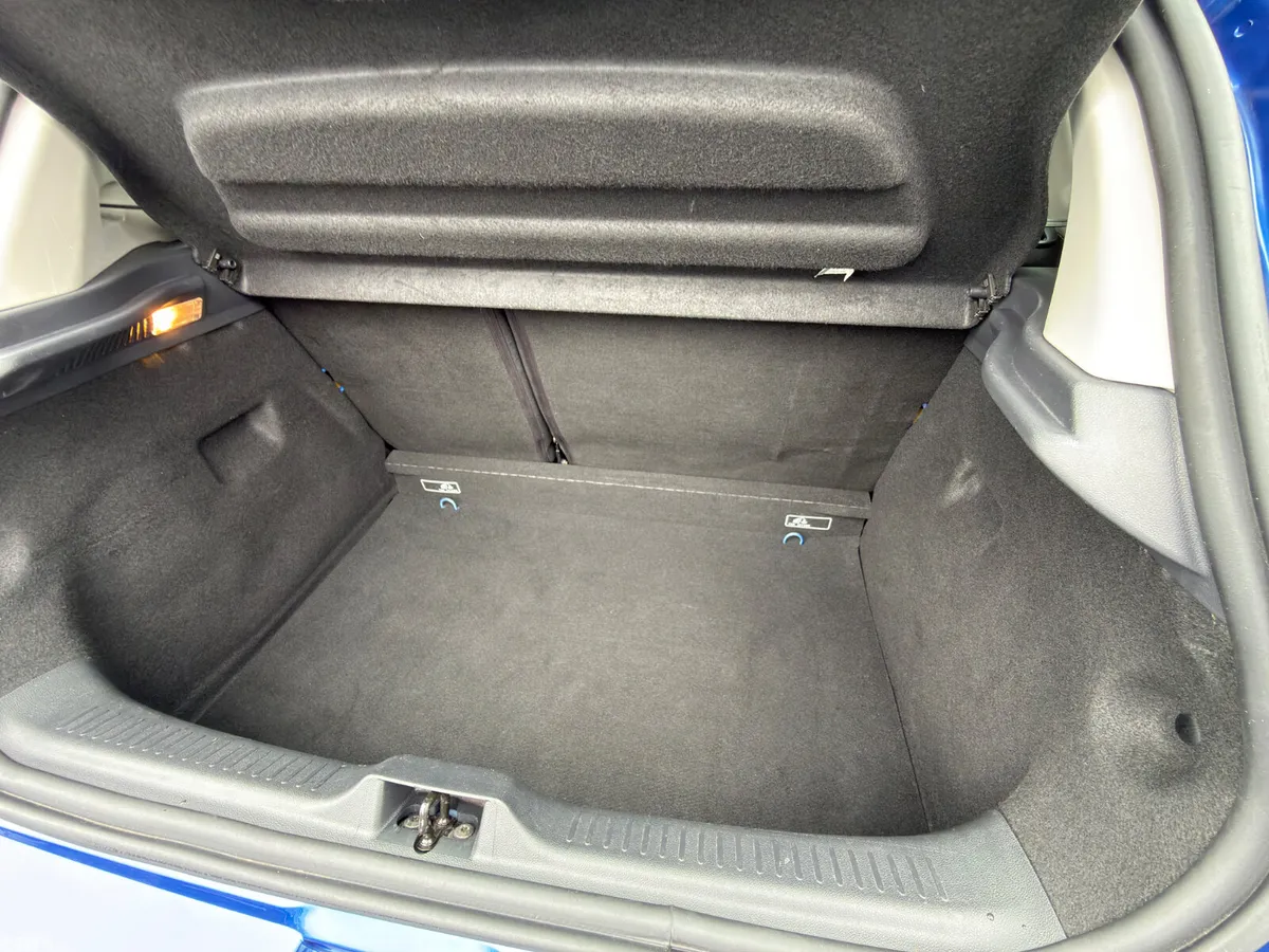 Renault Clio Hatchback, Petrol, 2019, Blue
