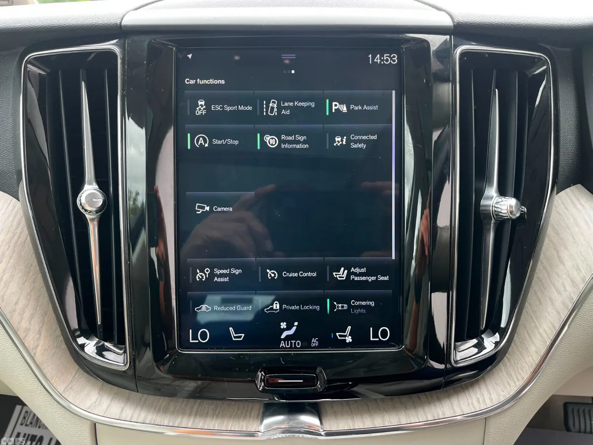 Volvo XC60 SUV, Diesel, 2018, White