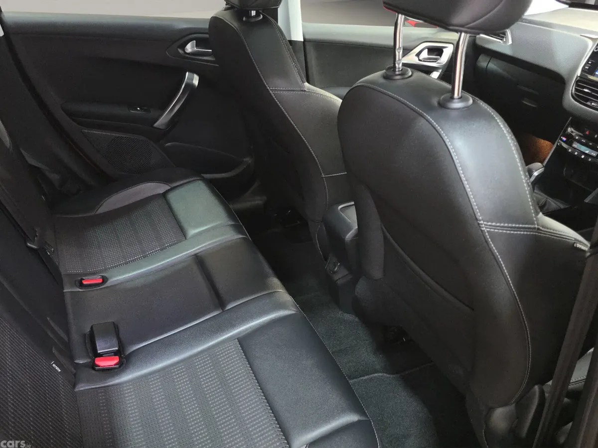 Peugeot 2008 Estate, Petrol, 2019, Red
