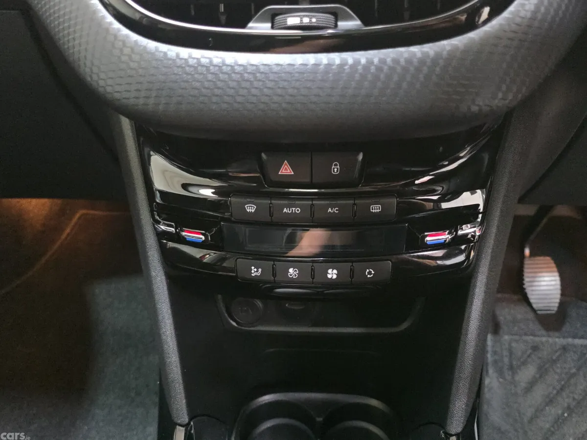 Peugeot 2008 Estate, Petrol, 2019, Red