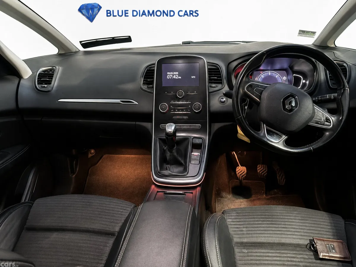 Renault Grand Scenic MPV, Diesel, 2018, Red