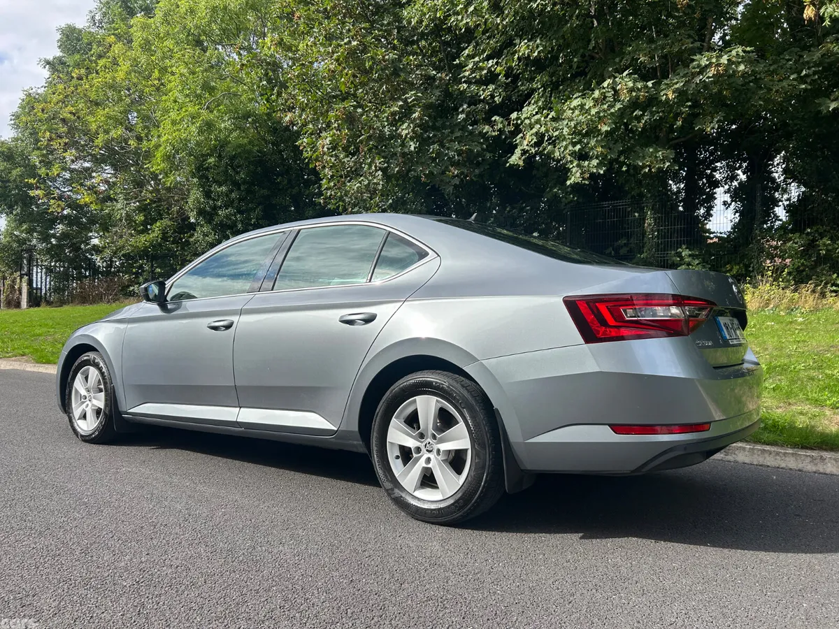 Skoda Superb Saloon, Diesel, 2016, Grey