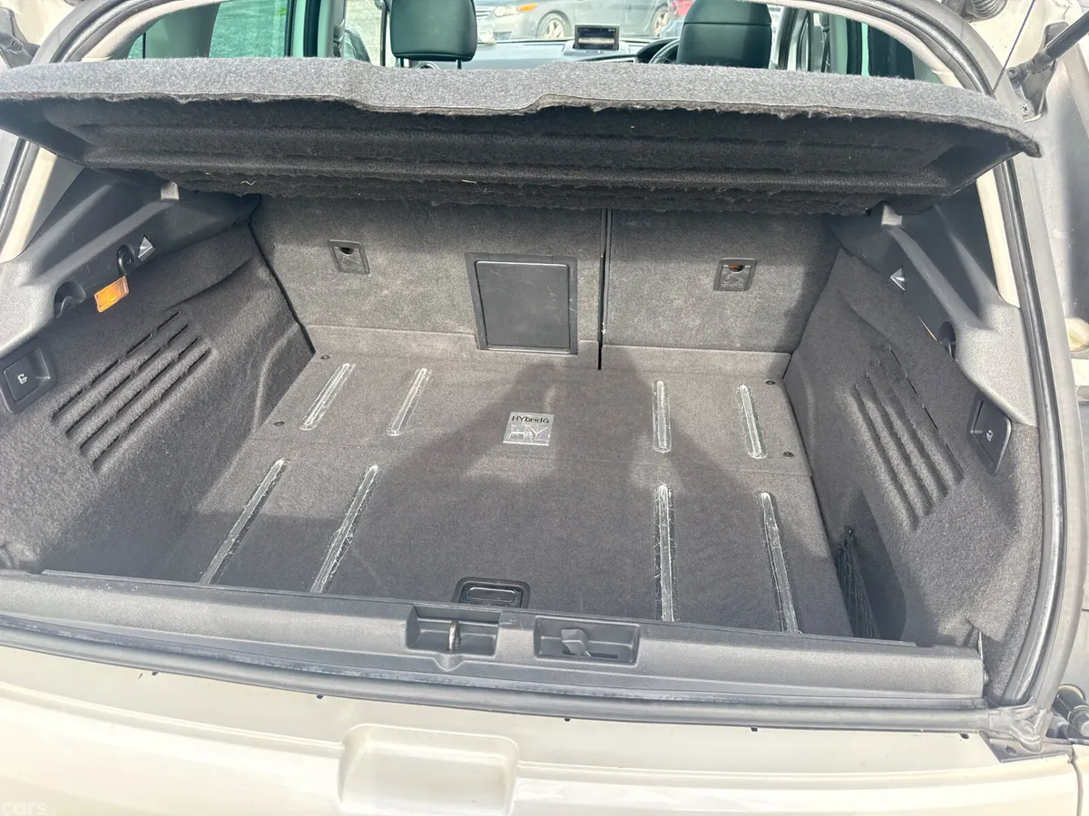 Peugeot 3008 MPV, Diesel Hybrid, 2012, White