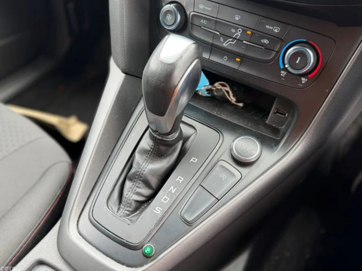 Ford Focus Hatchback, Diesel, 2017, Blue