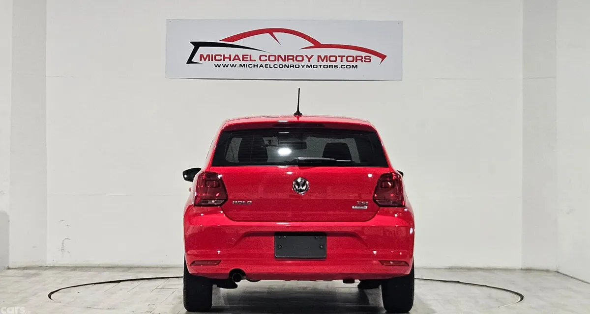 Volkswagen Polo Hatchback, Petrol, 2014, Red