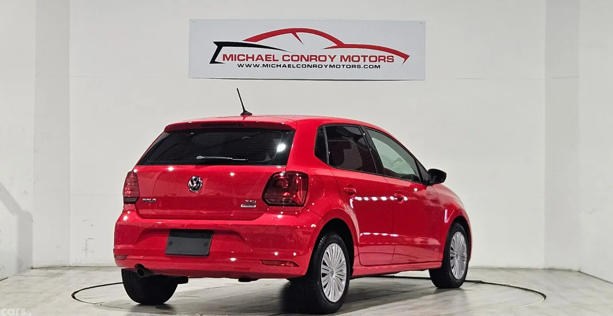 Volkswagen Polo Hatchback, Petrol, 2014, Red