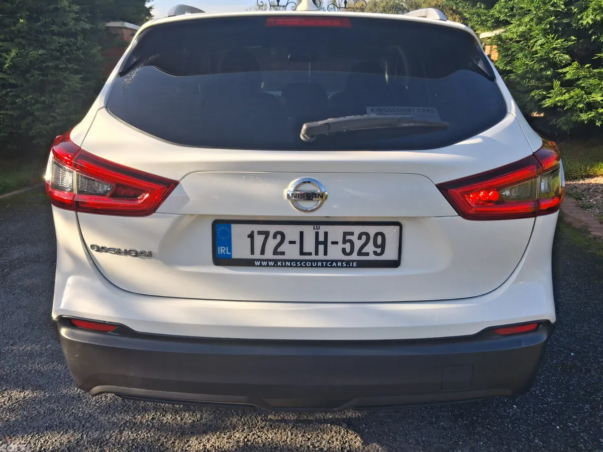 Nissan Qashqai SUV, Diesel, 2017, White
