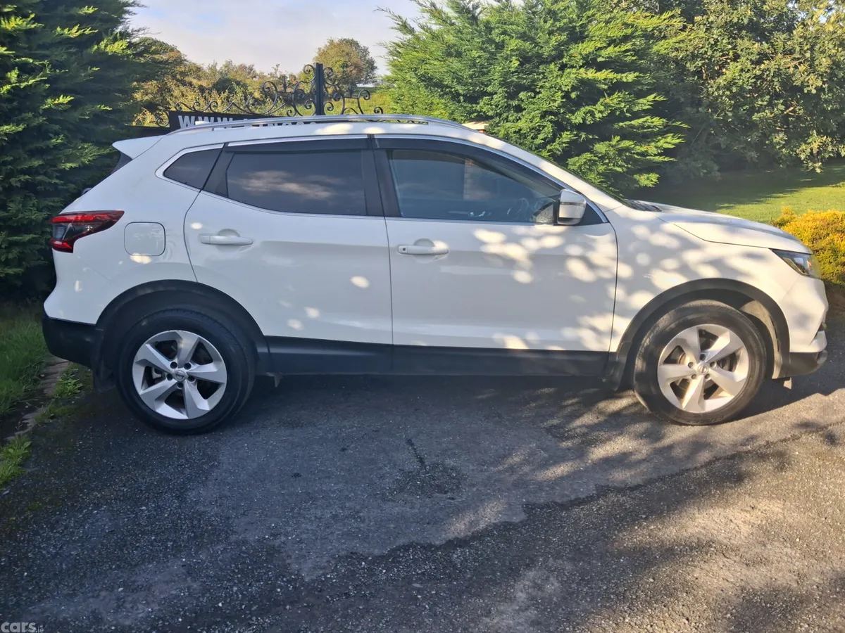 Nissan Qashqai SUV, Diesel, 2017, White