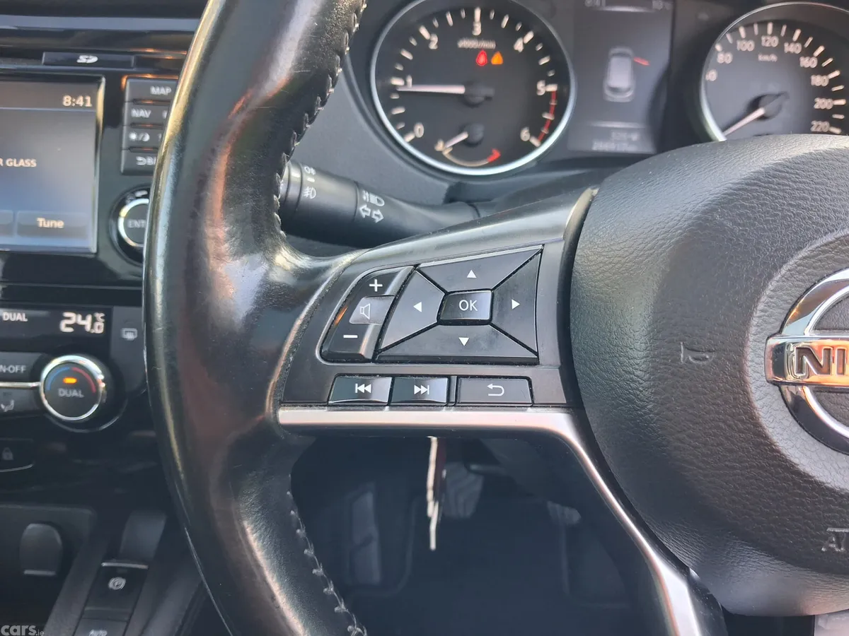 Nissan Qashqai SUV, Diesel, 2017, White