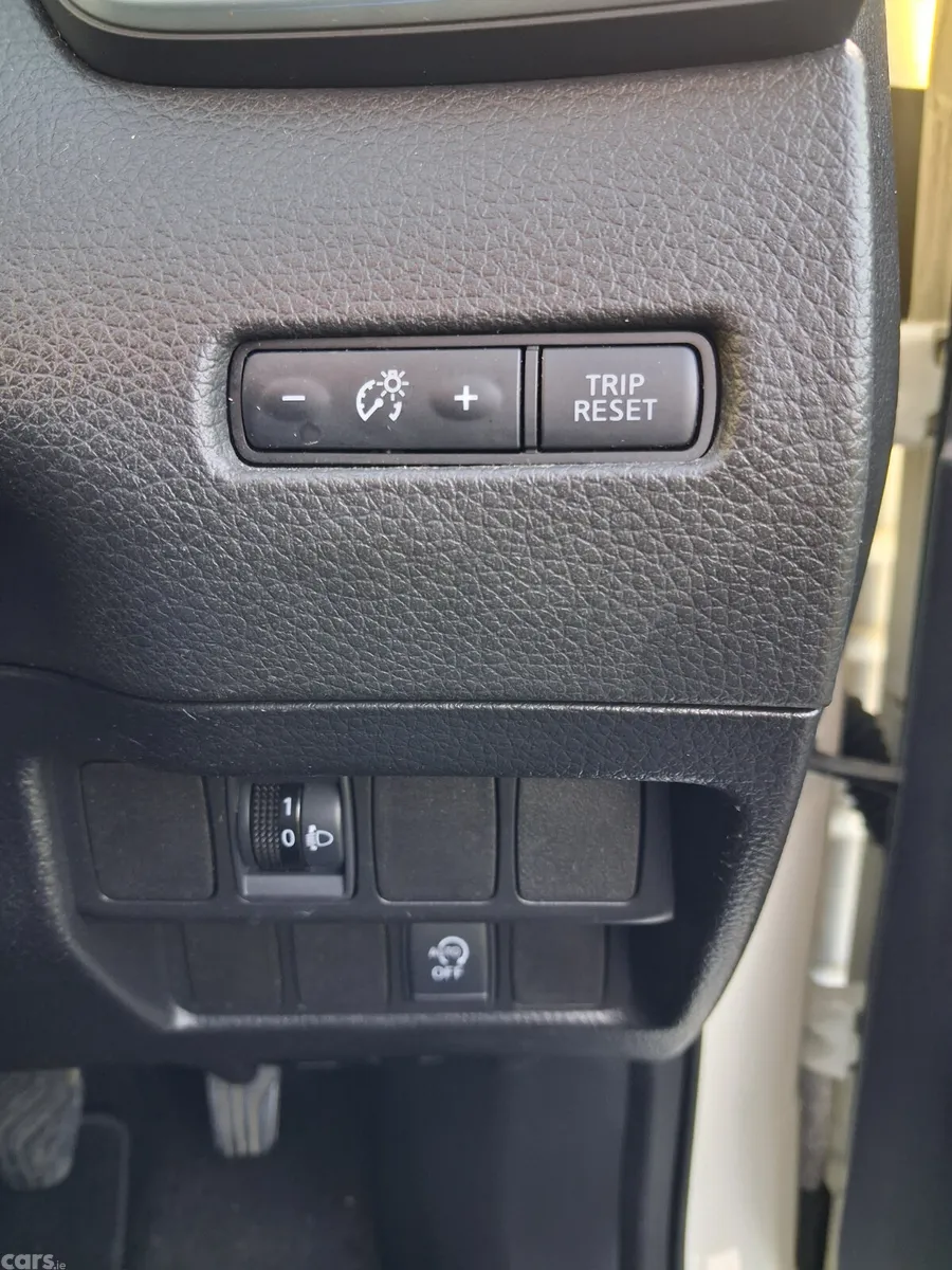 Nissan Qashqai SUV, Diesel, 2017, White
