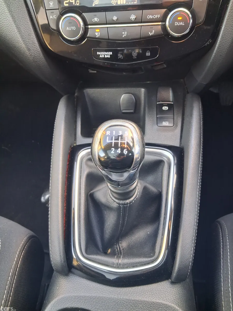 Nissan Qashqai SUV, Diesel, 2017, White