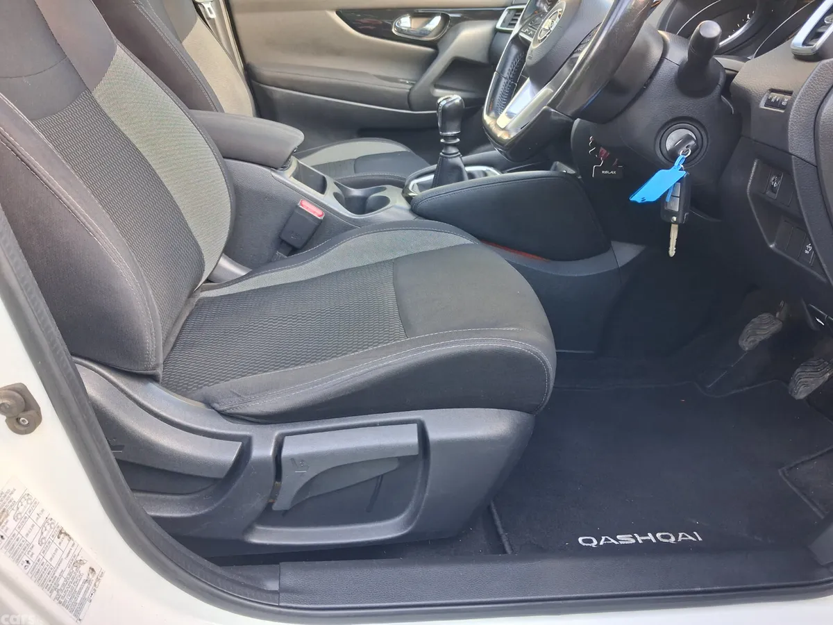 Nissan Qashqai SUV, Diesel, 2017, White