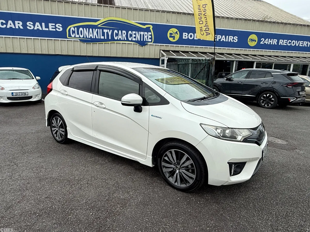 Honda Fit Hatchback, Petrol Hybrid, 2013, White