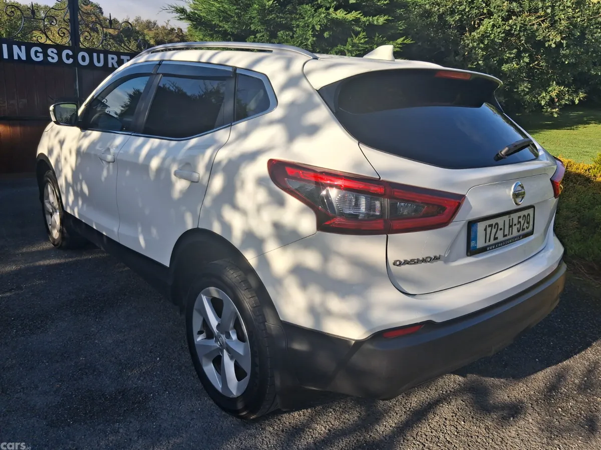 Nissan Qashqai SUV, Diesel, 2017, White