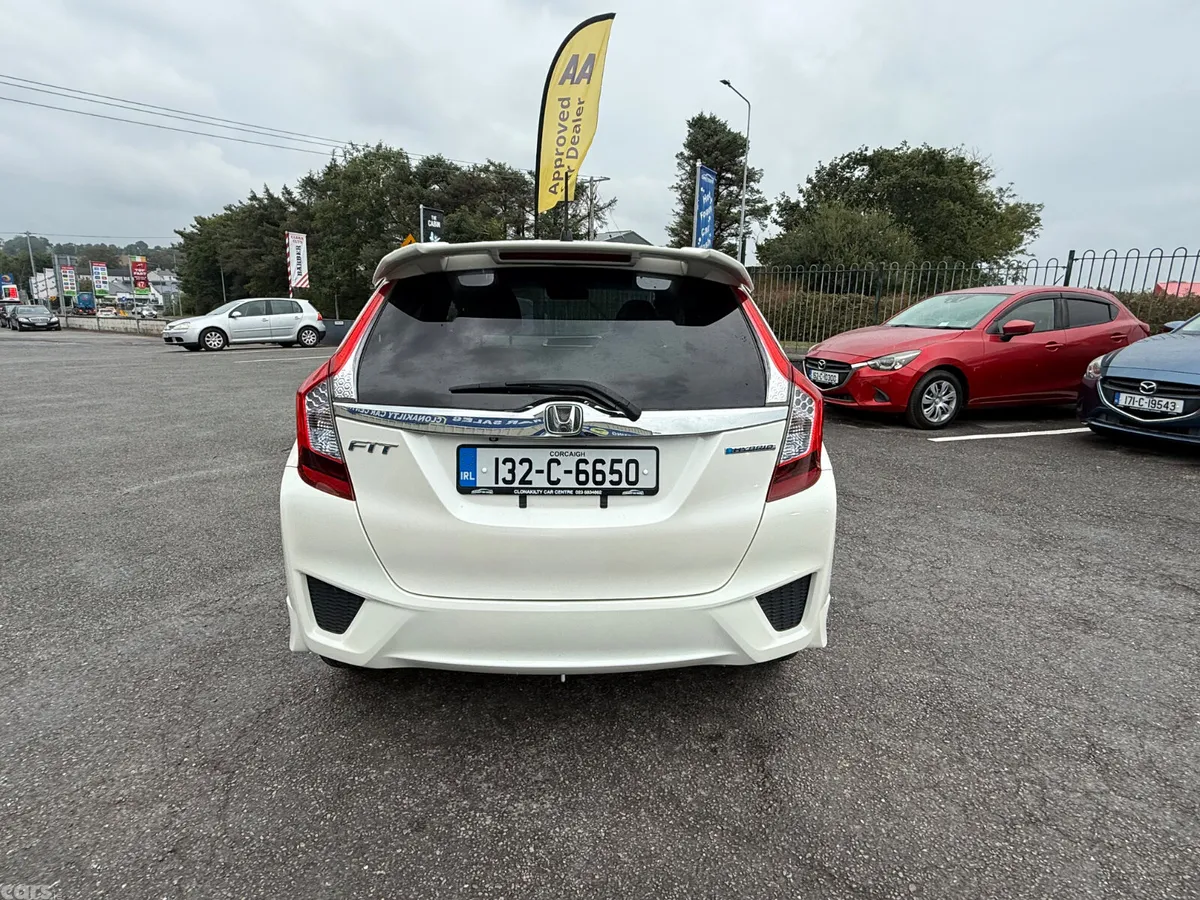 Honda Fit Hatchback, Petrol Hybrid, 2013, White