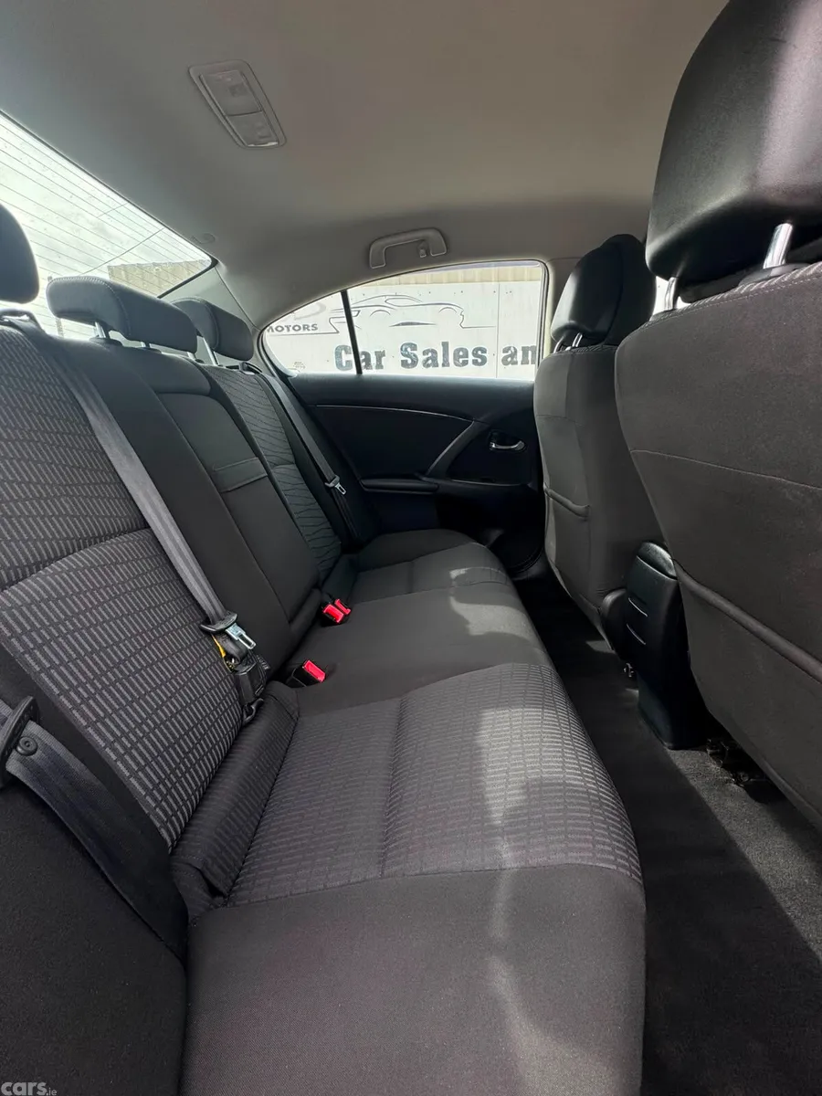Toyota Avensis Saloon, Diesel, 2011, Black