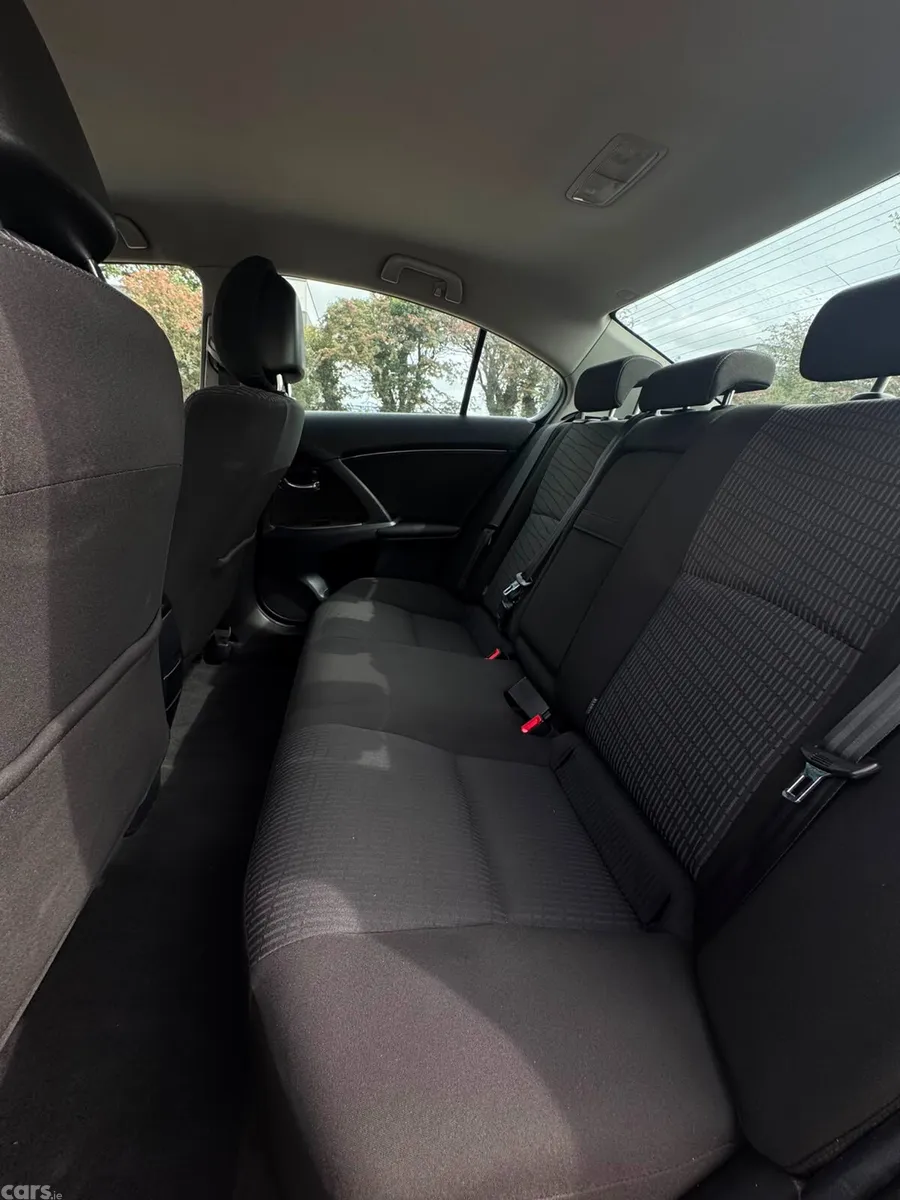 Toyota Avensis Saloon, Diesel, 2011, Black