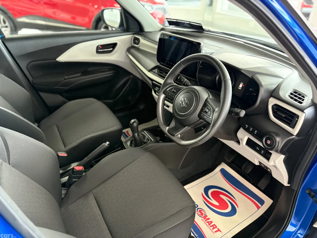 Suzuki Swift Hatchback, Petrol Hybrid, 2024, Blue